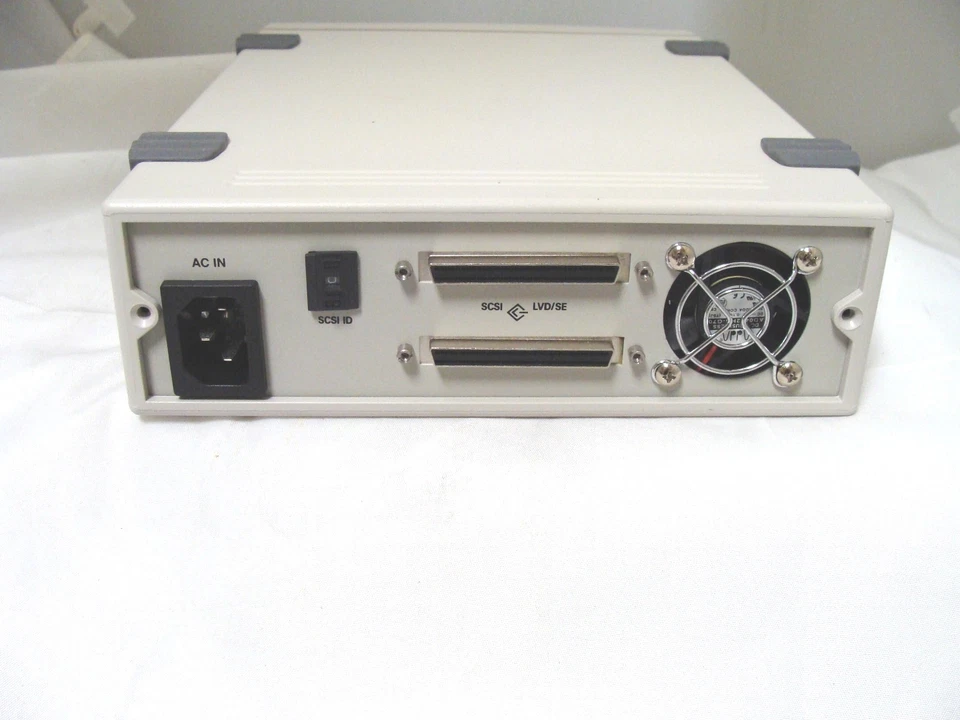Tandberg SLR75 External Tape Drive Data 38/75GB - Image 3 of 4