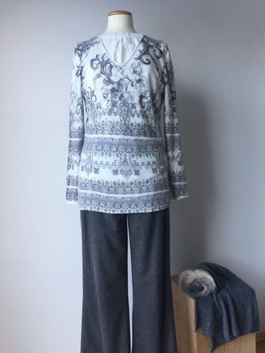 Madeleine. Pullover. BW/Viscose/Cashmere. . Gr. 40/42. Glitzer. weiß/grau - Bild 2 von 19