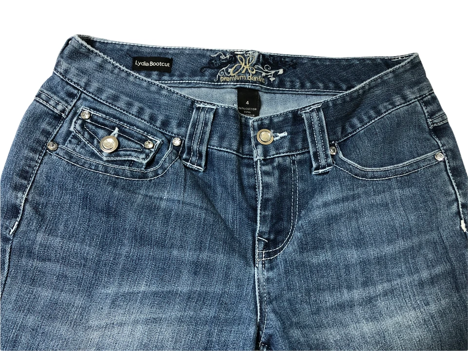 Pantalones de mezclilla premium Lydia para mujer talla 4 corte bota lentejuelas piedras preciosas capri 30x18  Foto 4 de 4