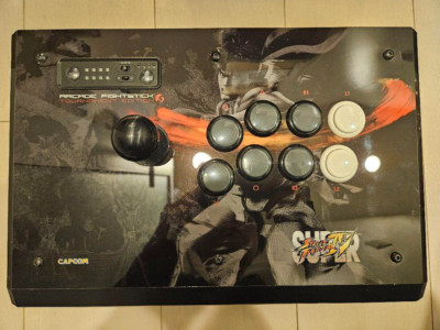 Mad Catz Street Fighter IV Arcade FightStick Tournament Edition