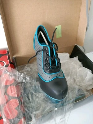 tuk shoes aus