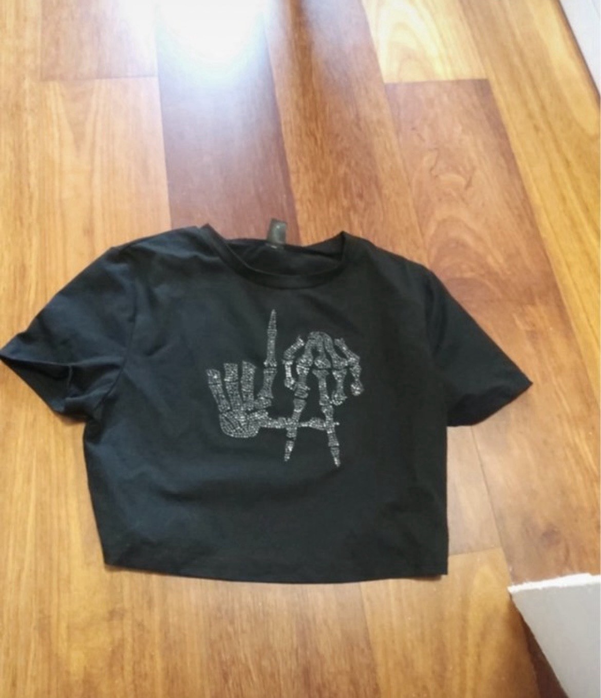 T-shirt donna crop top corta nera girocollo manica corta grafica strass