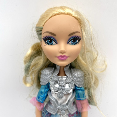 Ever After High Darling Charming Doll Missing Hand Some Accessories