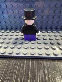 Lego DC Super Heroes The Penguin Dark Purple Short Legs Minifigure 7783 7885