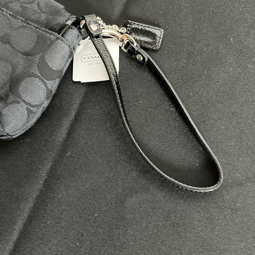 Coach Black Signature Flap Wristlet NEW - Picture 3 of 6