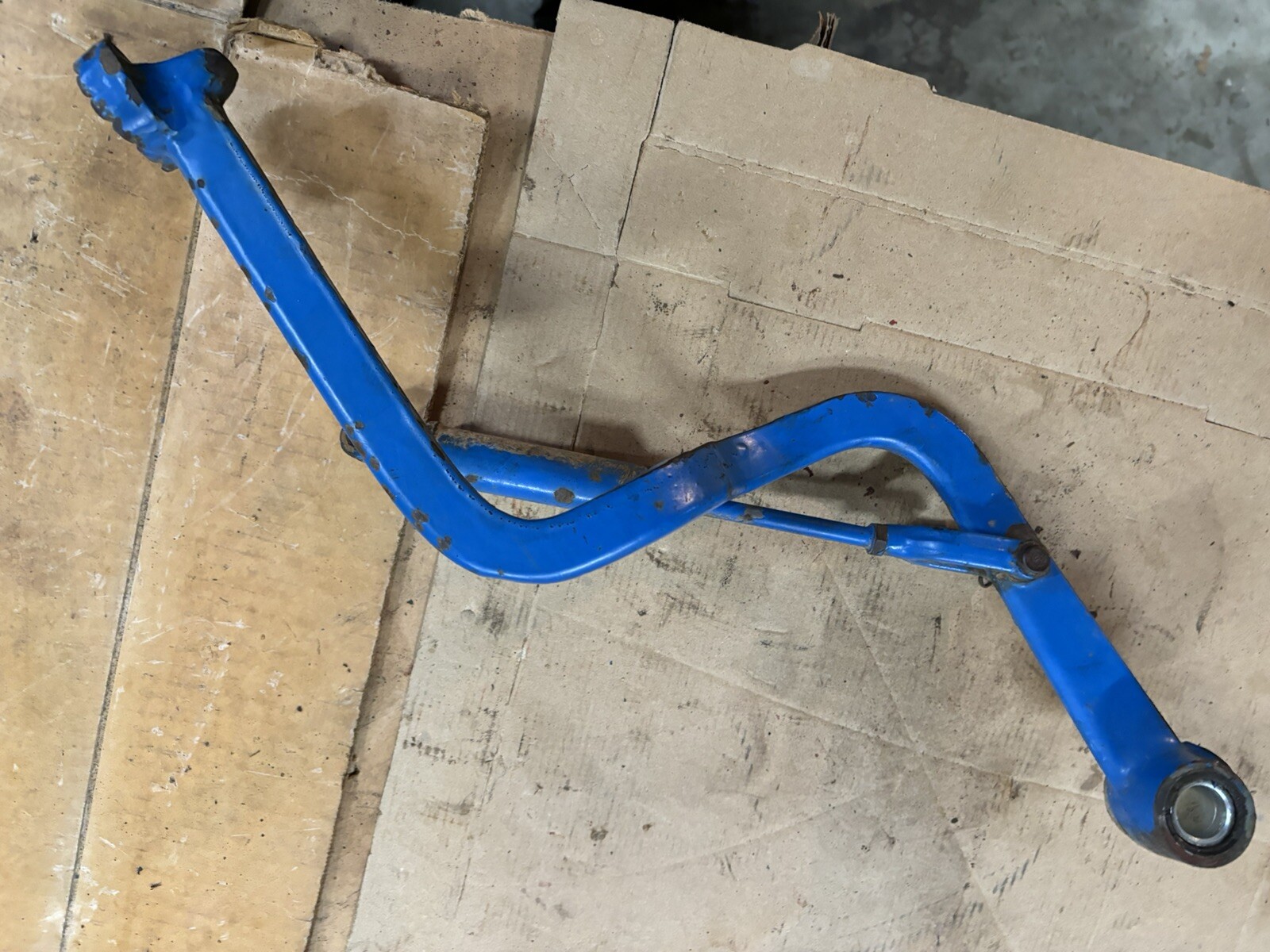 VINTAGE FORD 4000  ROW CROP  TRACTOR - DIFF LOCK PEDAL & LINK -1968