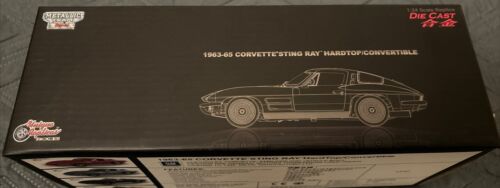 Unique Replicas 1963-65 Corvette Sting Ray Hardtop/ConverDie Cast Metal 1/24 NIB - Picture 2 of 10