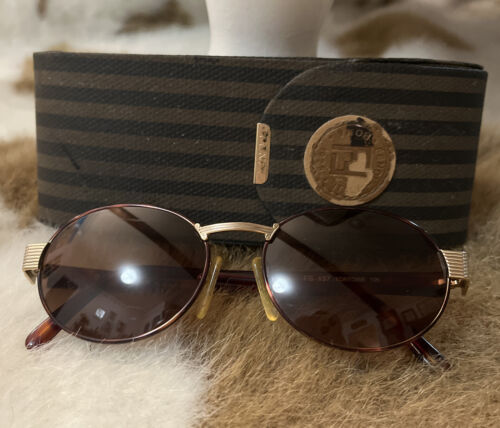 Sunglasses FENDI FE40073U 01A 52-21 Black in stock, Price 244,58 €