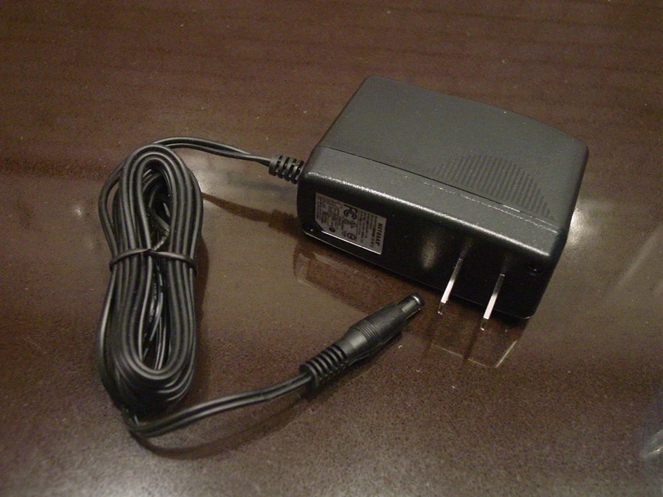 NEW Netgear C3000 DOCSIS 3.0 Cable Modem w/ Power Supply - Image 2 of 4