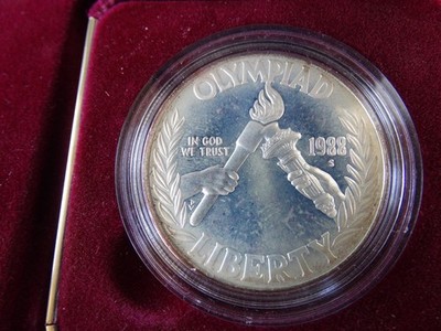 US MINT 1988 S OLYMPIC COIN .90 SILVER Commemorative IN BOX - SOME