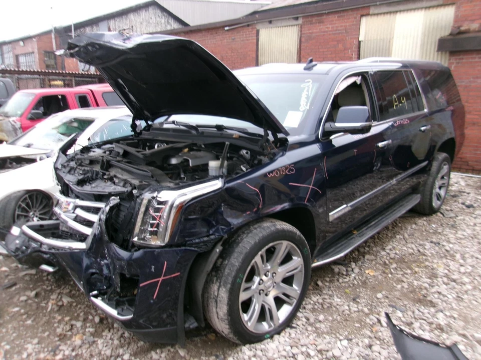 Used Fuel Pump fits: 2017 Cadillac Escalade esv pump assembly Grade A - Image 4 of 4