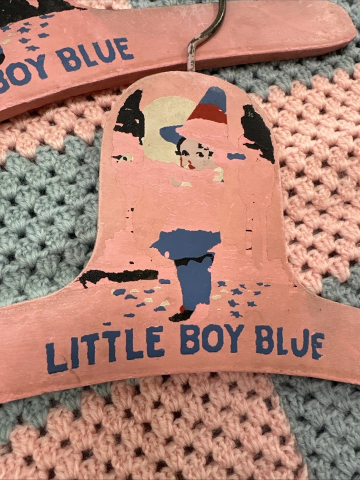 DOS perchas vintage de madera para niños niño pequeño azul rosa PLUS blankie pequeño Foto 3 de 4