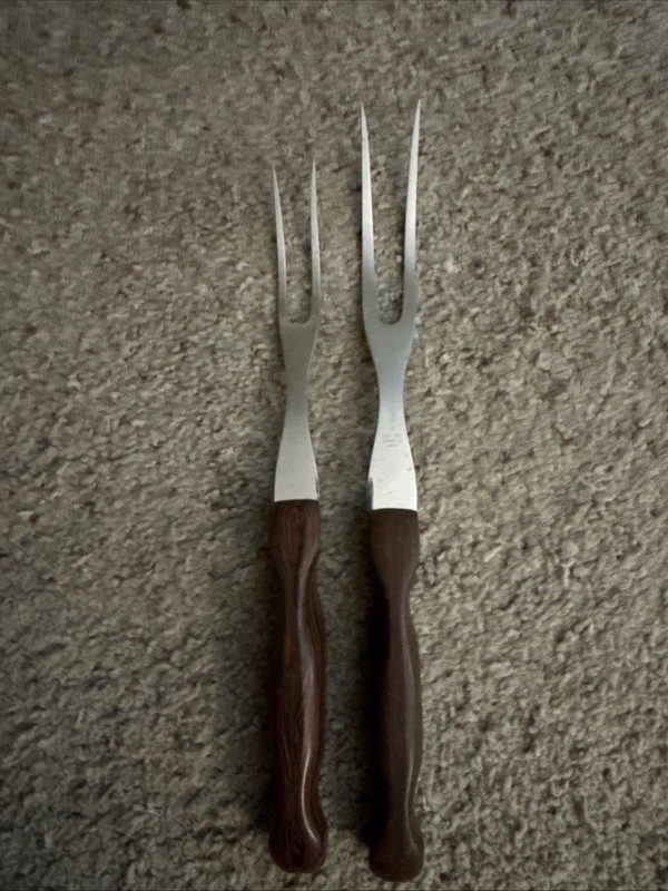 CUTCO Serving Carving set Of Two.  Large And Small Forks NO. 26 & NO. 27