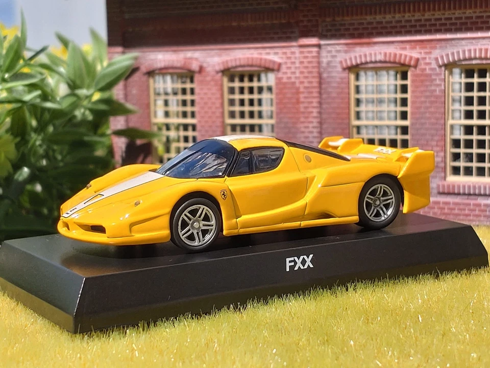 Ferrari / FXX / 2005 / 1/64 Diecast Car / Kyosho Foto 2 de 4
