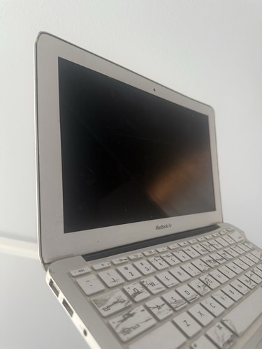 Apple MacBook Air 11" A1370 per parti di ricambio venduto così com'è - Foto 11 di 17