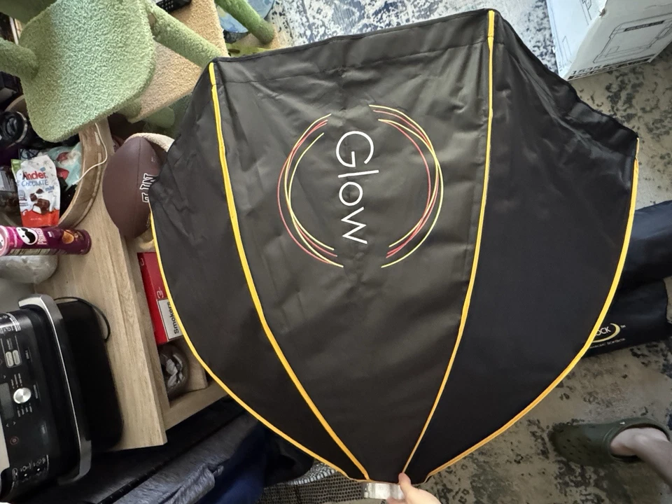 Glow 23”, 32" X 48" XL Rectangular Softbox with Carry Bag - Image 3 of 4