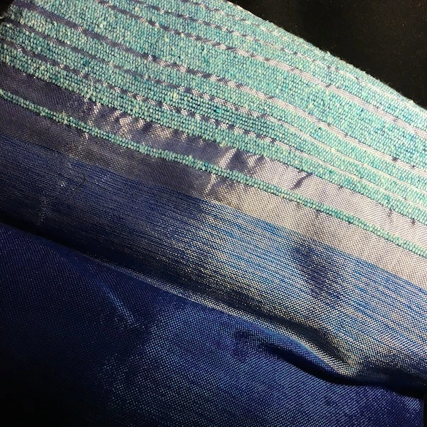 De los zocos textiles de Fez, Marruecos: mantel/cubiertas de cama de seda Sabra Foto 3 de 3