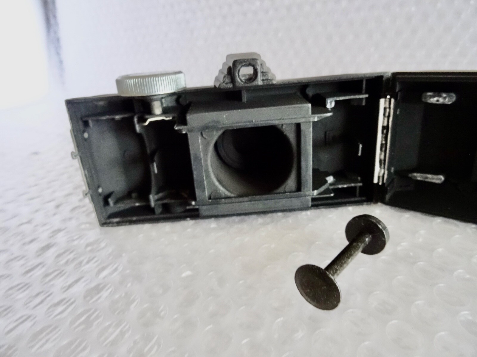 uNIVEX IRIS ANTIQUE VINTAGE UNIVERSAL CAMERA CORP ART DECO PHOTOGRAPHY neocurio