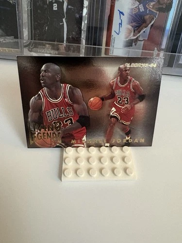 Michael Jordan 1993-94 Fleer Living Legends Card #4 Chicago Bulls SP Insert FOIL