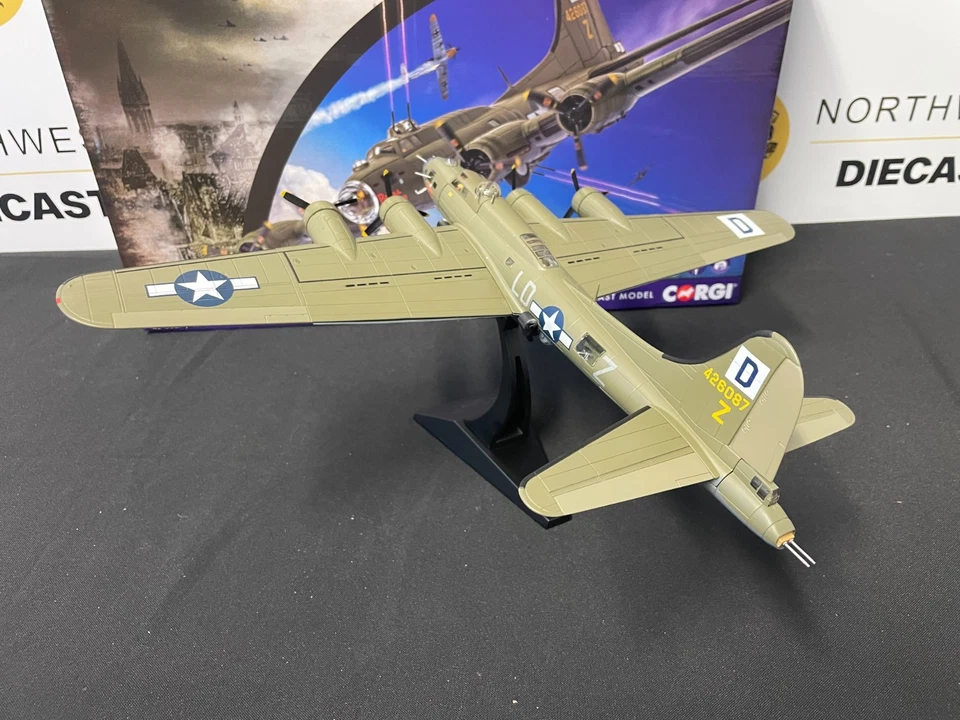 CORGI AVIATION AA33322 1:72 SCALE BOEING B-17F-45-VE FLYING FORTRESS 1943 - Image 3 of 4