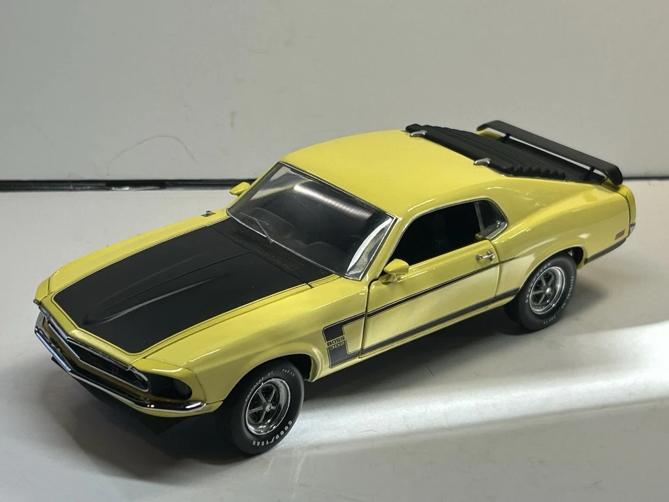 Franklin Mint Ford Boss 302 Mustang Yellow 1:24 Die Cast B11WH07 - Image 4 of 4