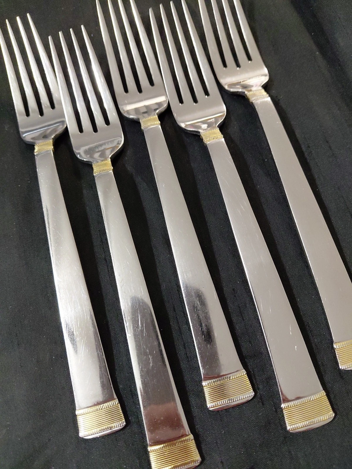 Wallace Gold Coin Edge Stainless Flatware