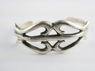 Vintage Southwestern Unmarked Sterling Silver Sandcast Cuff Bracelet 6 Inches