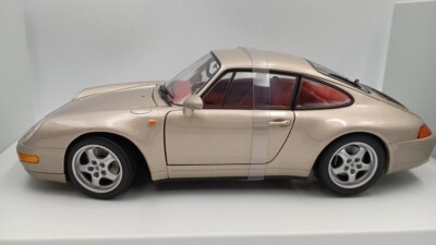 UTモデル／UT models：1/18 ミニカー ポルシェ911 (993) 1/18 UT models Porsche 911 993 Coupe Gold w/ Box From Japan