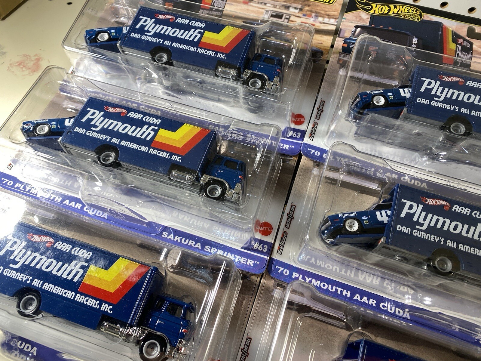 Hot Wheels 2024 Team Transport '70 Plymouth AAR Cuda & Sakura Sprinter