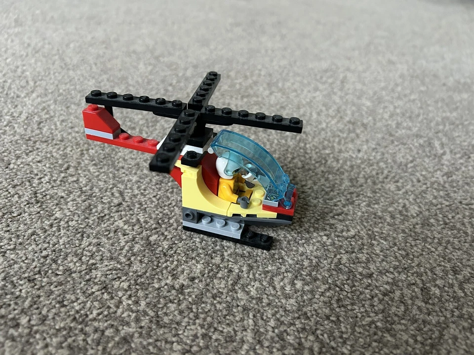 ⭐ LEGO City 30566 Fire Helicopter - Excellent Condition! - Image 2 of 4