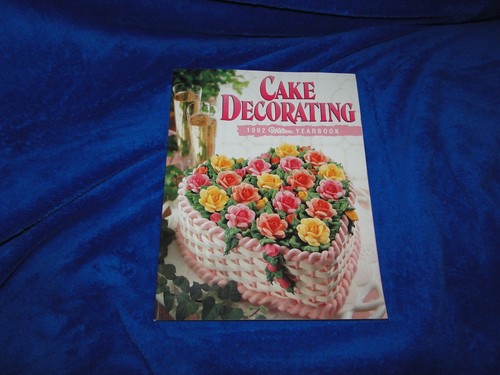 NEW WILTON CAKE DECORATING YEARBOOK, VARIETY TO PICK FROM, YOU PICK - Picture 23 of 33