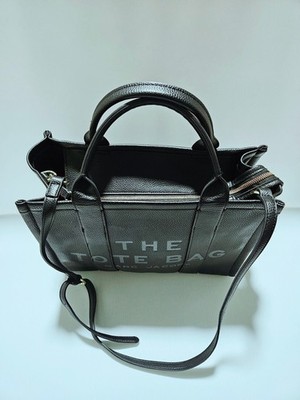 Marc Jacobs The Leather Tote Bag Medium in Black Pebble Leather