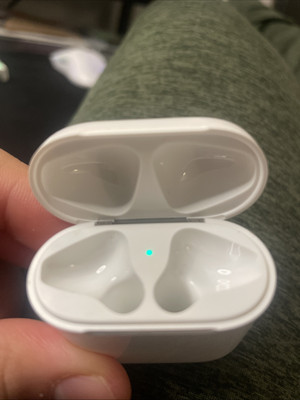 Apple AirPods 1st Generation Charging Case - White. NO AIRPODS
