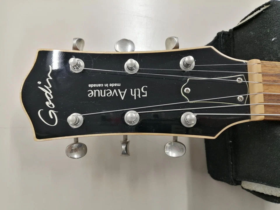 GODIN 5TH AVENUE BLACK SG Used Cherry body Maple neck Rosewood fingerboard Black - Image 2 of 4