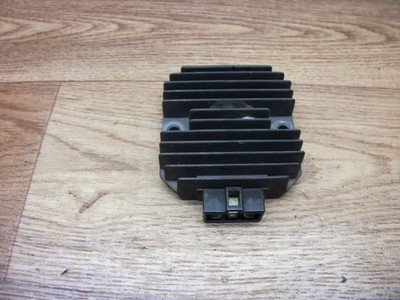 Kawasaki ZR 750 C Zephyr / Gleichrichter Spannungsregler Lichtmaschine Regler