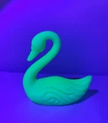 Fenton Vintage Custard Uranium Black Light Glow Satin Glass Figurine Swan 4"x4"