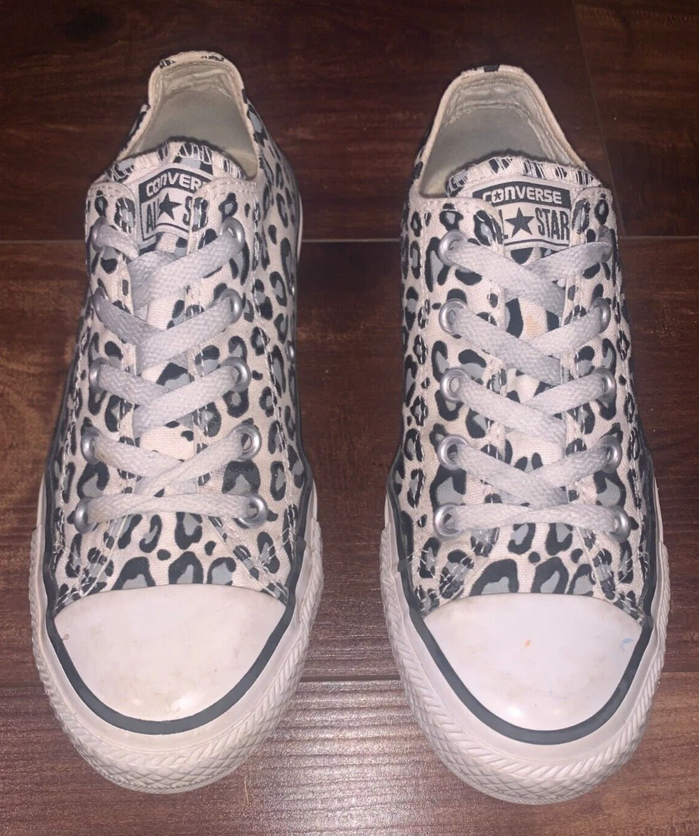 Leopard print top converse low tops