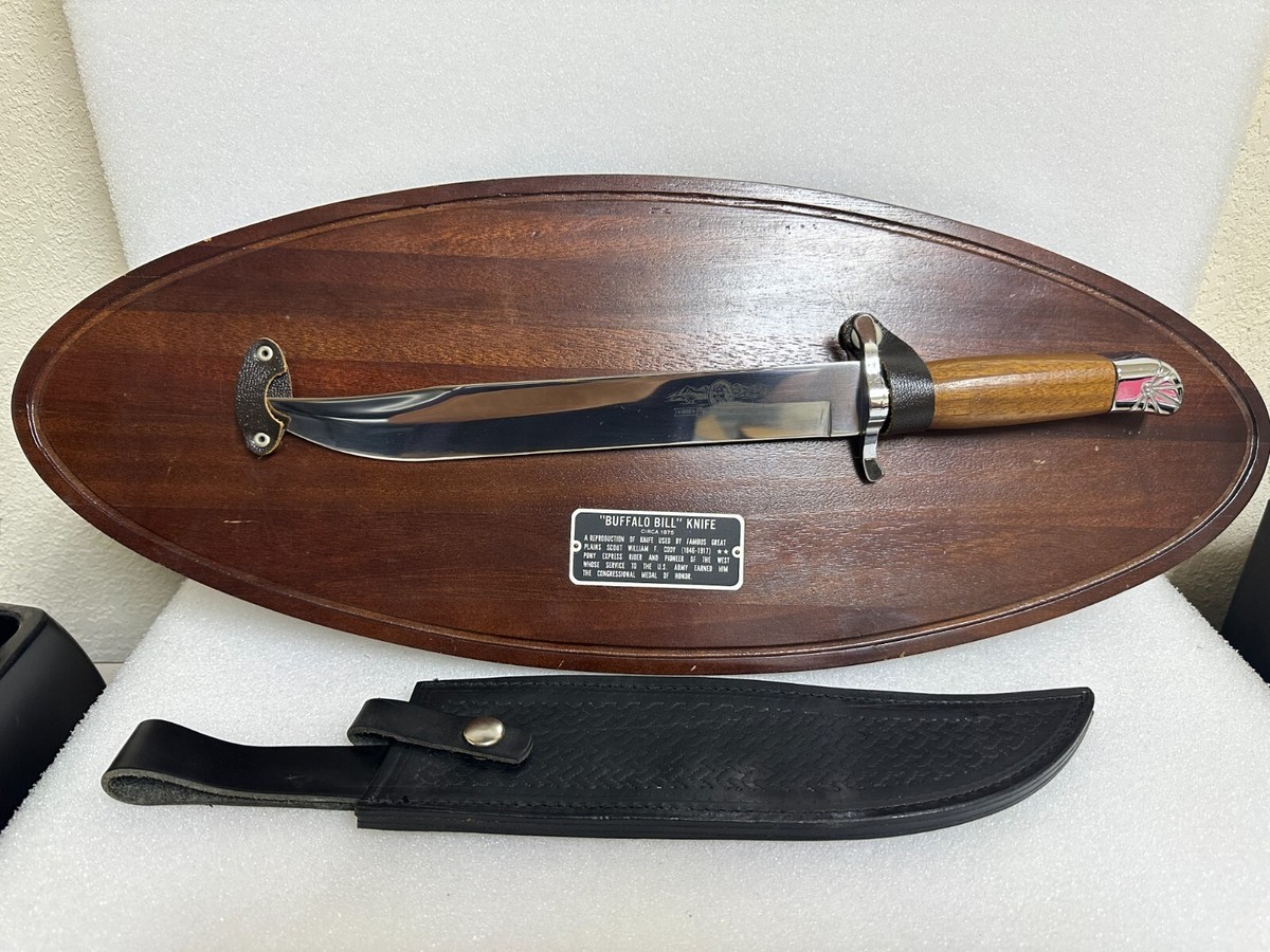 年末年始売り尽くしセール 本革スエード クラシックカウボーイハット　ブラシ付き Buffalo Bill Cody Knife Reproduction Wall Mount Plaque CARVEL HALL