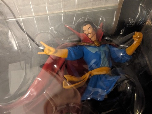 Doctor Strange Marvel Gallery PVC Diorama 12” Diamond Select Toys Disney Store - Picture 7 of 7