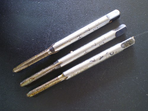 7 BA 3 Piece Vintage Hand Tap Set Made in USA Includes Taper, Int and Plug NOS - Foto 4 di 5