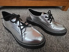 Madden Girl Platform Oxford Shoes Size 7.5  Silver Chunky Lace Up Retro Y2K