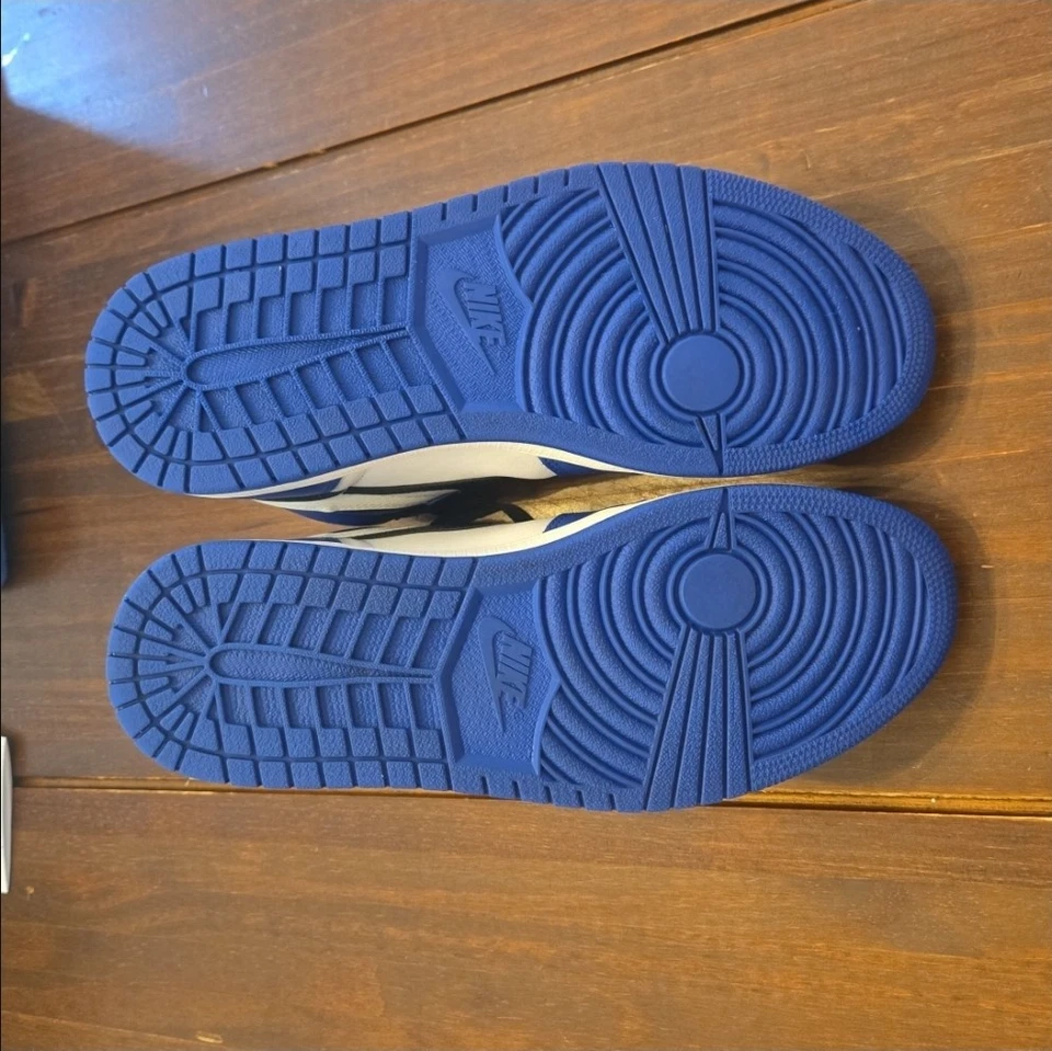 Air Jordan 1 Retro Alto OG Juego Real / Talla US 10.5M Foto 4 de 4