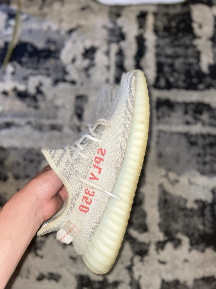 adidas Yeezy Boost 350 V2 - Image 4 of 4