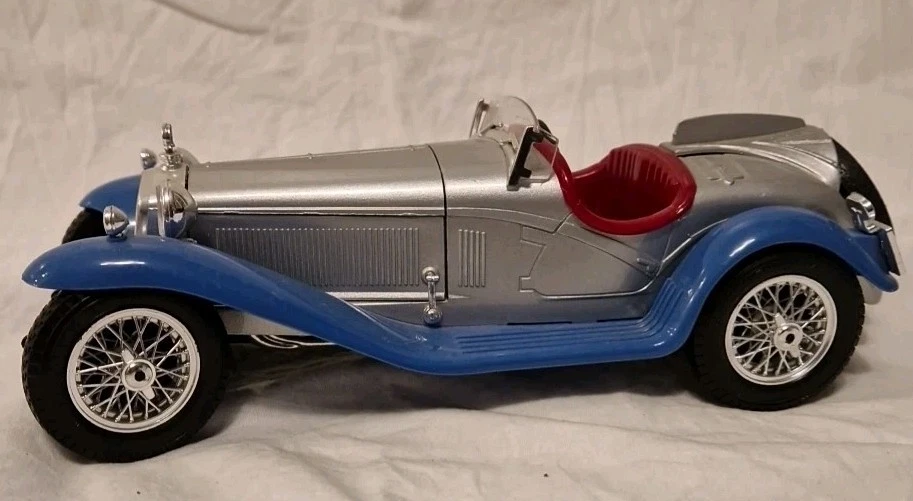 Alfa Romeo 2300 Spider Bj 1932  Blau/ Silber  Vitrinen Modell Burago 1: 18  - Bild 2 von 4