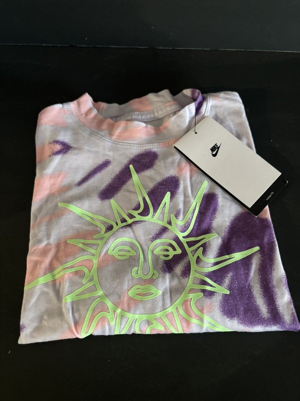 Girls Nike Sportswear ~ Boxy Tie Dye T-Shirt ~ Size Small ~ Sun Graphic