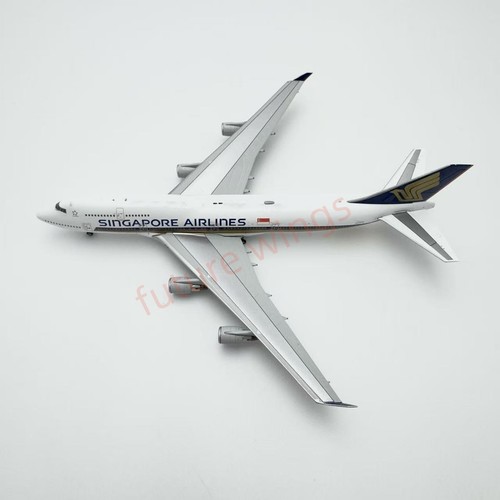 1:400 YY Wings Singapore Airlines B747-400 9V-SMU Free Tractor +Stand - Picture 16 of 21