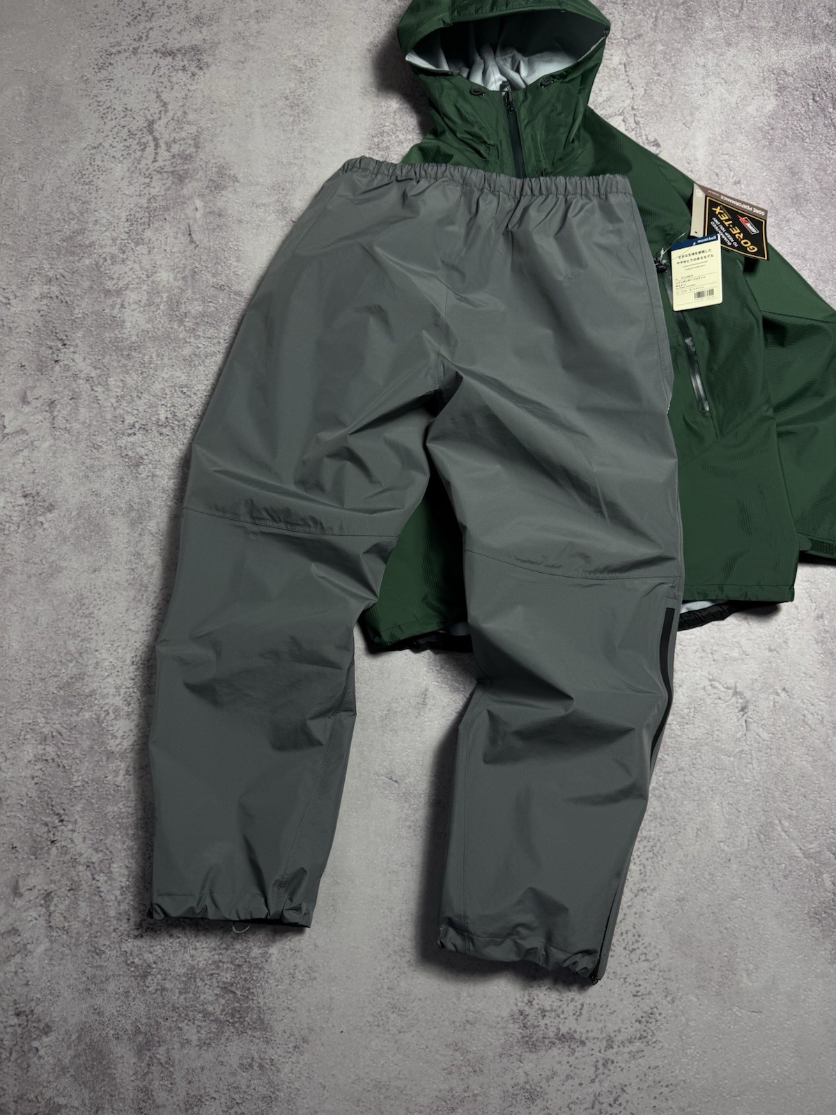 Montbell Gore-Tex Rain Suit Set Jacket + Pants Men’s Size M Green Gray New image 10