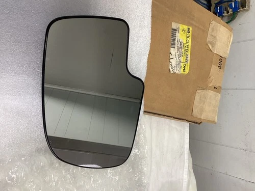 NOS Genuine GM 19120543 Snap In Drivers Side Mirror Glass 2005-2006