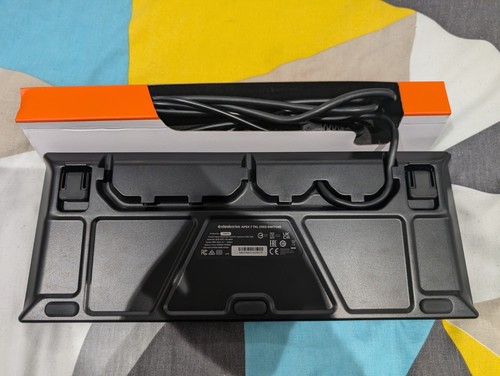 SteelSeries Apex 7 TKL Mechanical Gaming Keyboard Red Switches, UK Layout - Picture 6 of 10