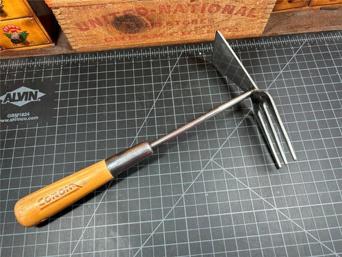 Corona Garden Tool Stainless Steel Hand Cultivator Hoe Wood Handle 11.5"